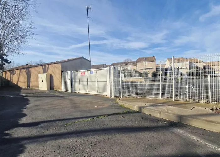 Сasa de vacaciones Maison Avec Terrasse Et Piscine, Climatisation, Parking Privé, 34340 - Fr-1-326-660